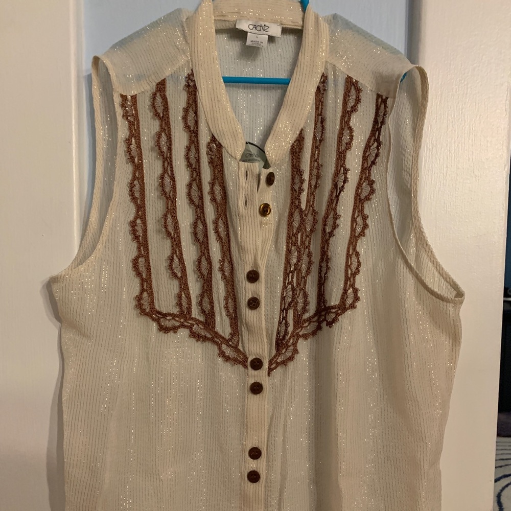 NWT Sleeveless blouse with Crocheted Bodice